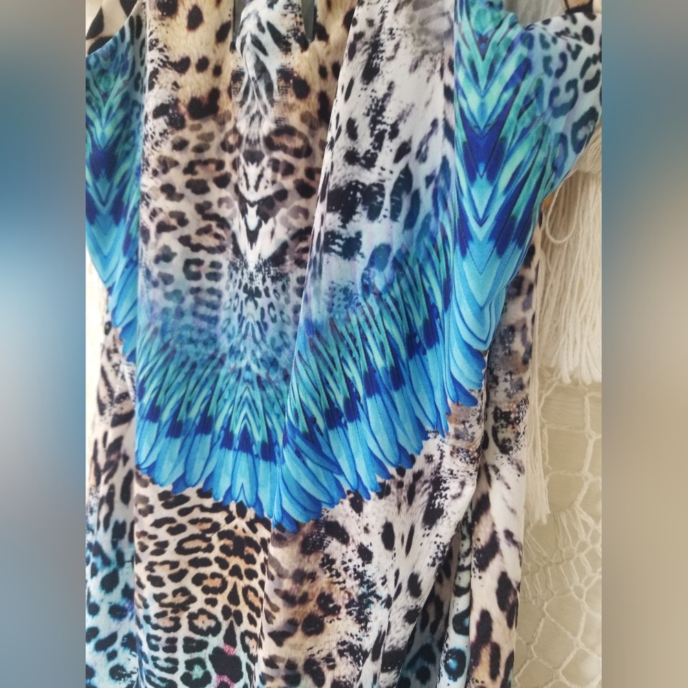 Venus Vibrant Blue & Tan Animal O Ring Detail Top Size Medium - Picture 3 of 4